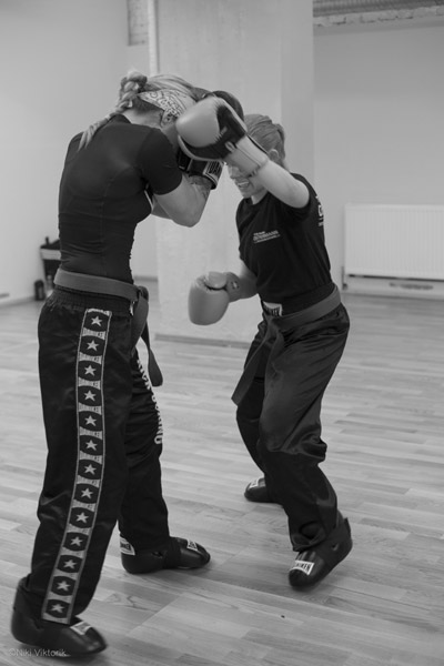 Kickboxen-Selbstverteidigung für Frauen